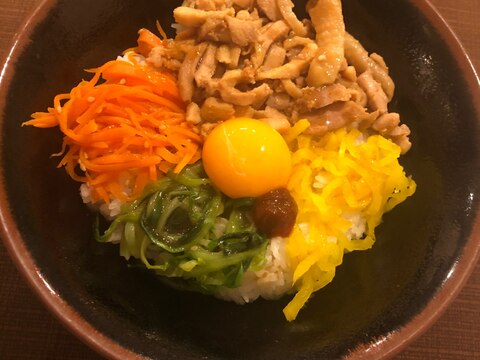 鶏肉で ビビンバ 風丼☆